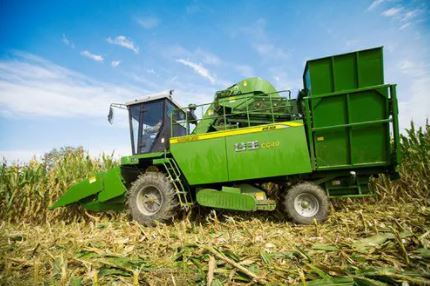 Corn harvester: corn combine harvester 4yz-4cm1