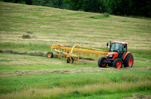 Hay rake: vr1428 high-capacity wheel rake